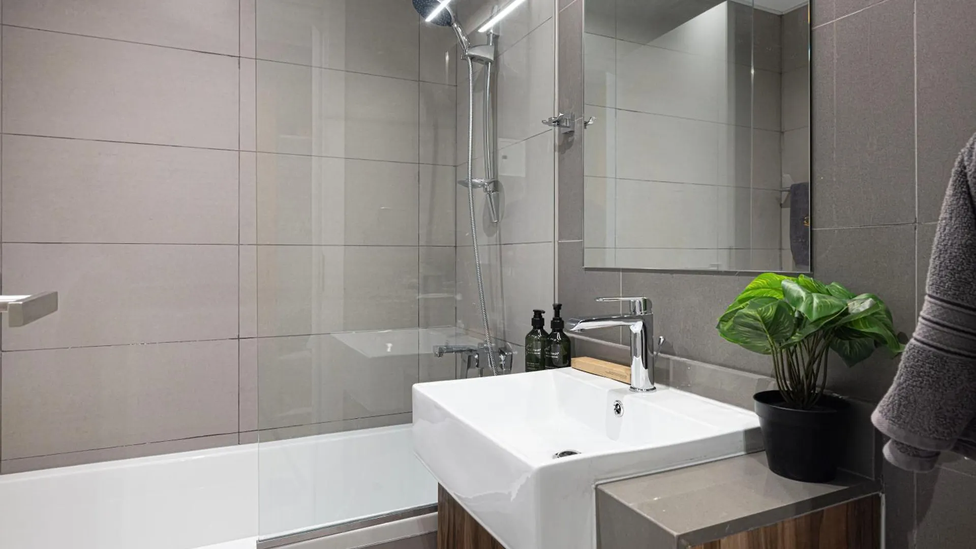 The Pebble Studio By Blue Cloud Holidays Sharjah