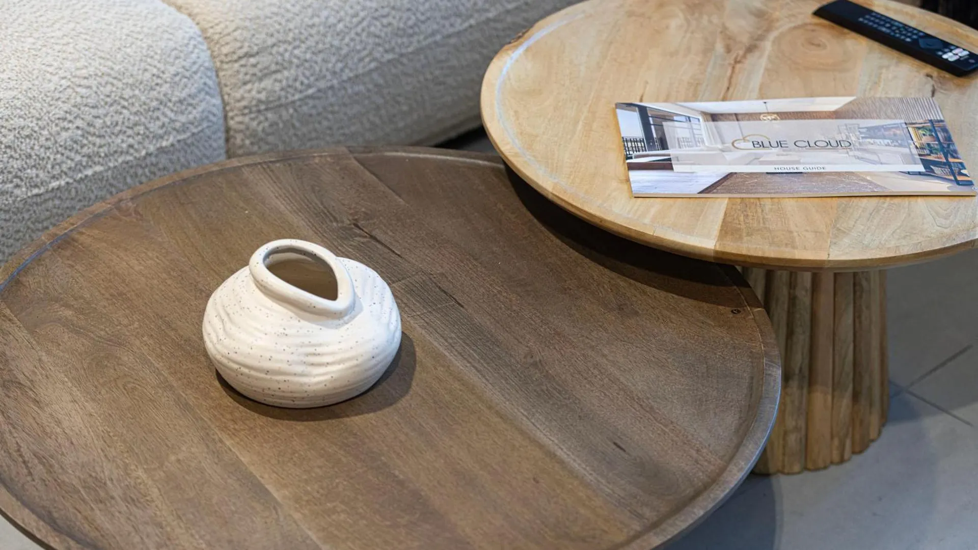 Luxury Studio Apartment In Al Mamsha - Pebble Studio シャルジャ